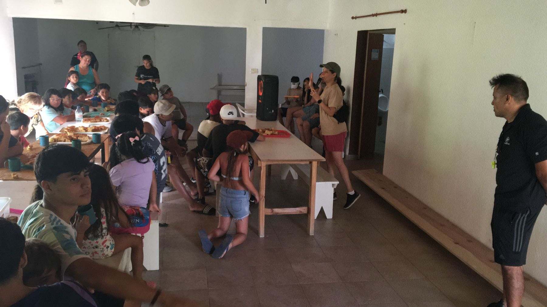 Merienda con chicos del barrio